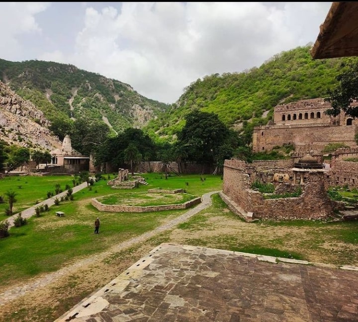 The Road Trip To Asia’s Most Haunted Place Bhangarh Fort
